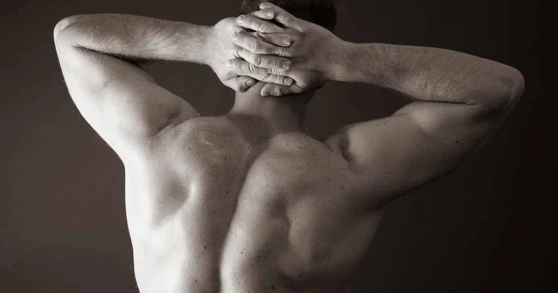 Мужчина разделся посреди проспекта Женис в Астане (ВИДЕО)