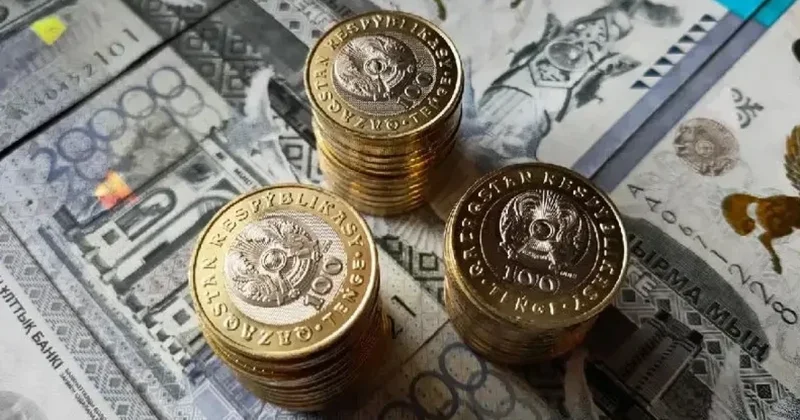 Теңге долларды ығыстырды: Депозиттегі ұлттық валюта үлесі күрт өсті