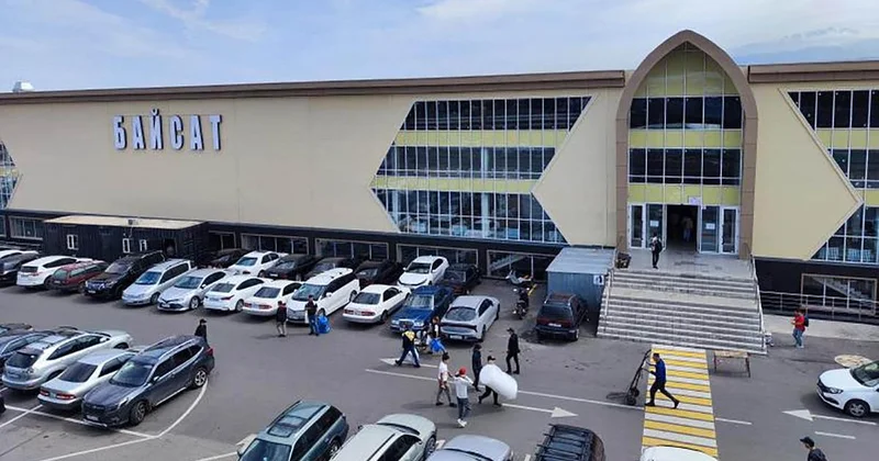 Рынок Байсат снова выставили на продажу в Алматы