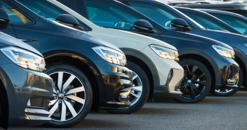 Бүгіннен бастап көлігі барларға арналған жаңа ереже шықты