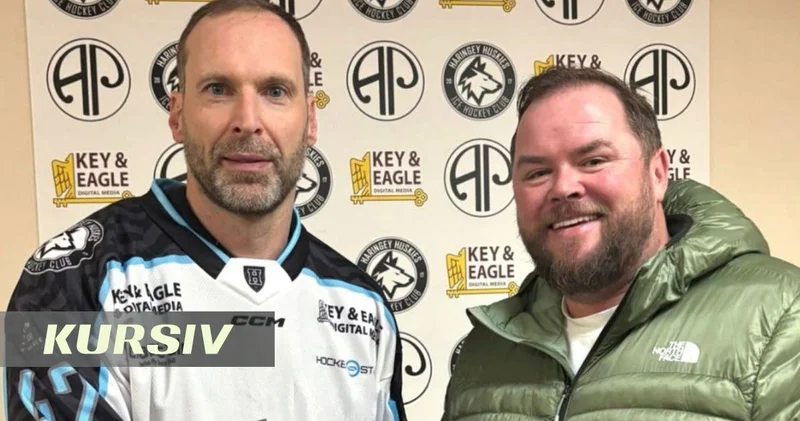 Former Chelsea legend Petr Cech returns to sport in hockey