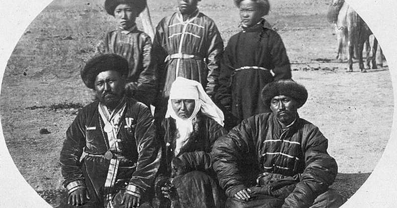 Нейросети оживили архивные фото казахов Оренбурга