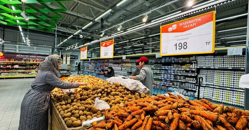 Тапшылық жоқ министр Арман Шаққалиев елорданың сауда желілерін аралап шықты