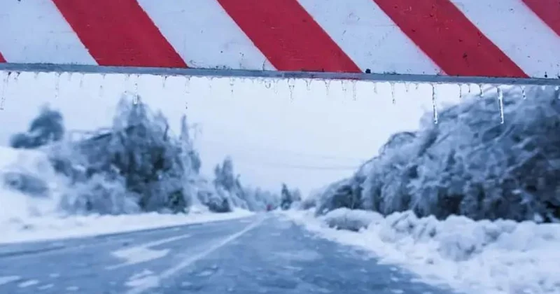 Қазақстанда ауа райына байланысты бірнеше тас жол жабылды