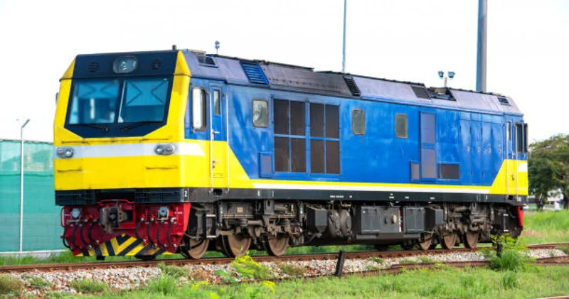 Ақтауда тепловоз бен жеңіл автокөлік түйісті