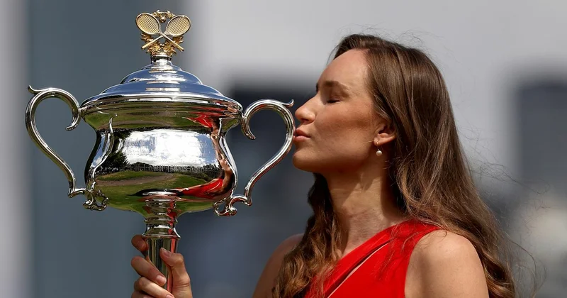 Рыбка становится акулой