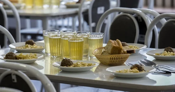 Алкоголики готовили питание школьникам в поселке Бурабай