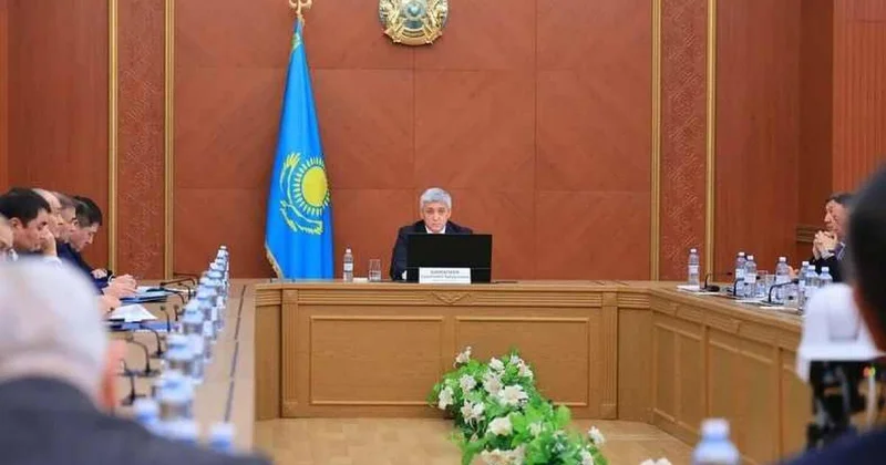 Проект новой Конституции обсудили в акимате Карагандинской области