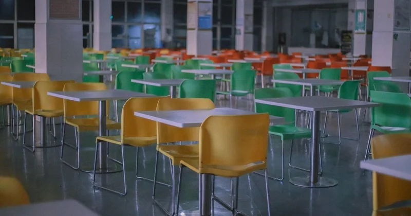 Директора школы уволили после скандала с питанием в Бурабае