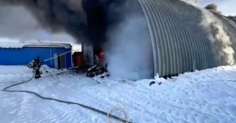 Өскемендегі өндірістік ангар өртенді, зардап шеккендер бар