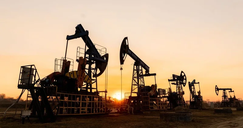 Казахстан и страны ОПЕК+ увеличат добычу нефти с апреля