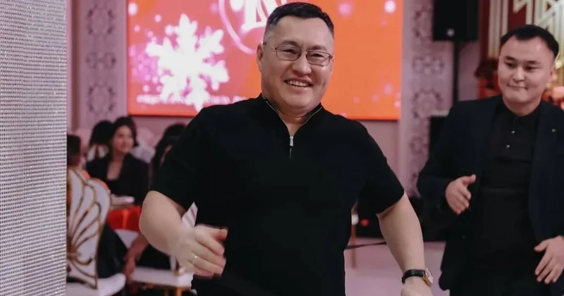 Преподаватель из Павлодара стал звездой соцсетей из за танцев дистанционки