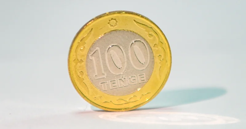 Ақпан айында теңге бағамы қалай өзгерді?