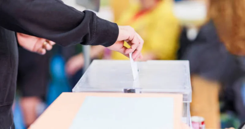 Референдум 2026: Тіркелген мекенжайдан тыс жерде қалай дауыс беруге болады?