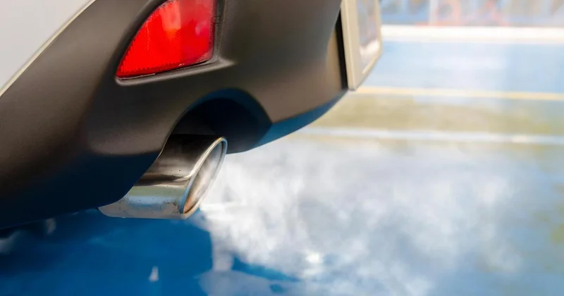 Два человека погибли в стоявшем автомобиле в области Абай