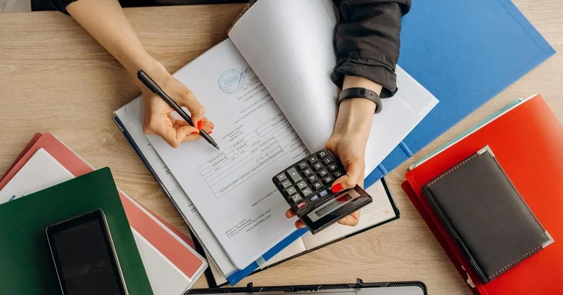 Фиктивные уборщицы и миллионы мимо кассы: директора и бухгалтера школы осудили в Астане