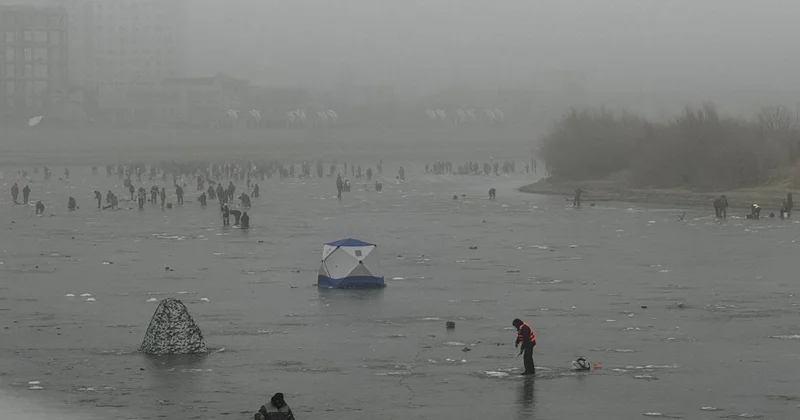 Фоторепортаж. Атырауда шаң борап тұр