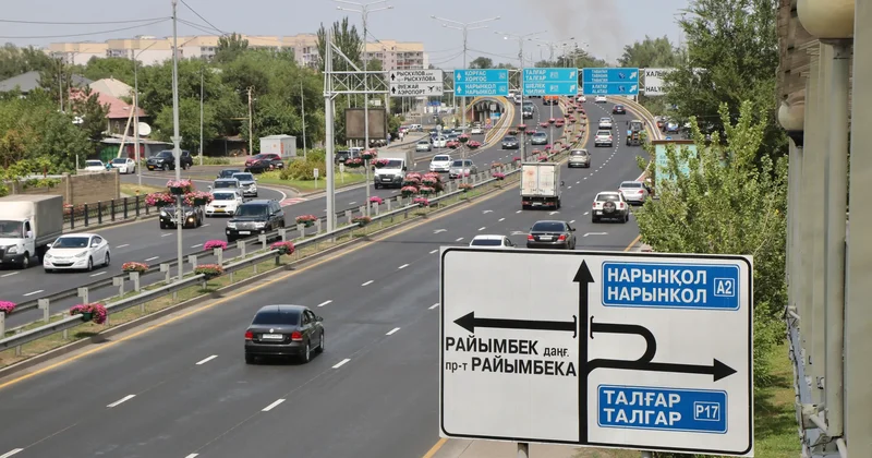 Сенатор Жол қозғалысы ережелерін қатаңдатуды және тәртіпті жүргізушілерді ынталандыруды ұсынды