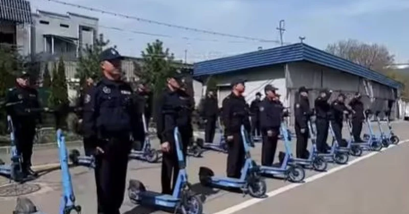 Полицейские на арендных электросамокатах проводят массовые рейды в Алматы