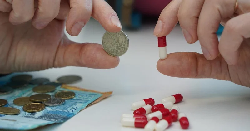 Лекарства и украшения: что сильнее всего подорожало в Казахстане