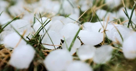 Сильные дожди, град и шквал ожидаются на западе Казахстана