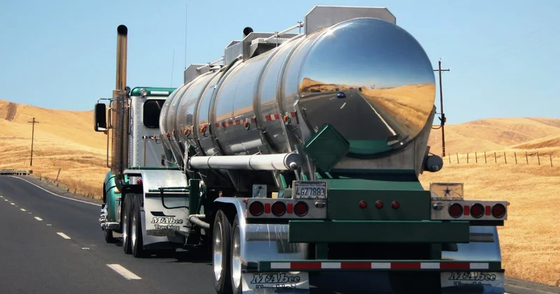 Зимние ограничения для транспорта с прицепами сняты на трассе в ВКО