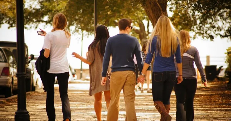 Подростки напали на девушек в парке Алматы