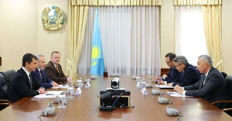 Заместителя министра иностранных дел Украины встретили в правительстве РК