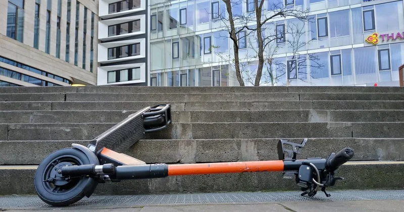 Карагандинца избили за попытку помочь подростку на переходе