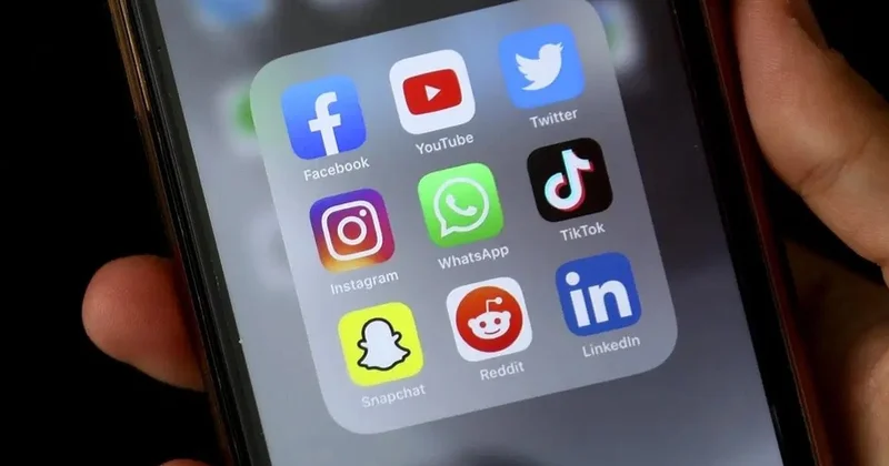 Түркиялық жасөспірімдердің 82% ы онлайн өмірін ата анадан жасырады