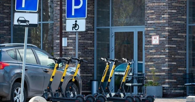 Участковые и ювенальные полицейские пересели на самокаты в Алматы