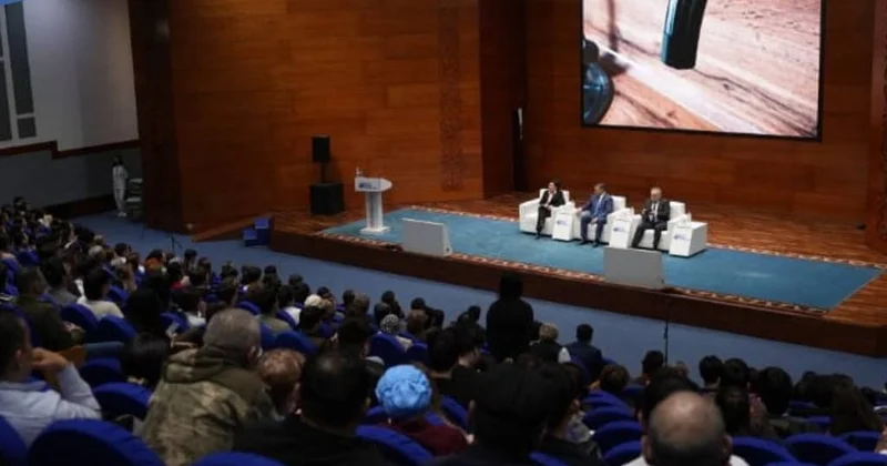 Суды үнемде болашақты сақта! : Қазақстан студенттері экосағатқа қатысты