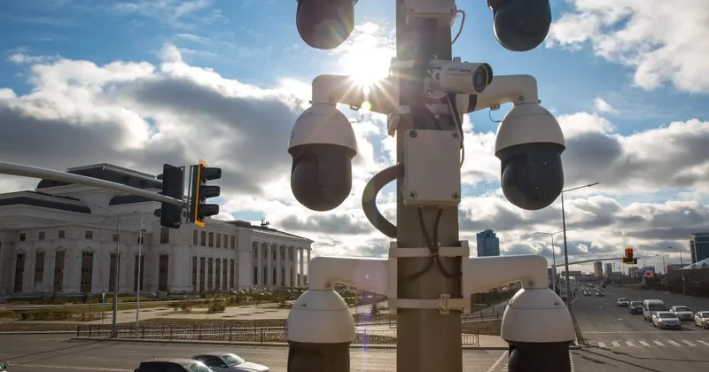 Установить камеры средней скорости в городах и поощрять аккуратных водителей предложили в Казахстане