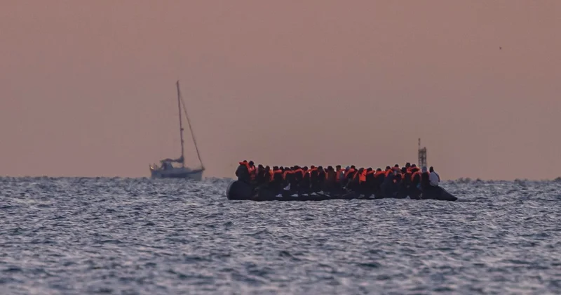 Лодки с мигрантами потерпели крушение у берегов Италии и Турции: погибли десятки человек