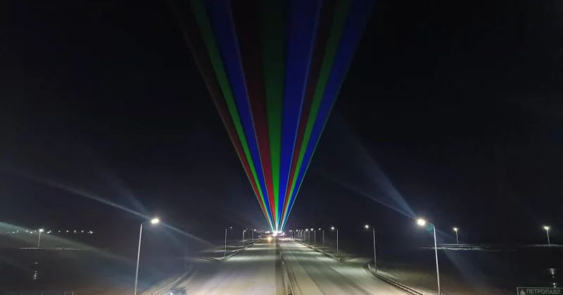 Ақылы жолдарда жүргізушілердің ұйықтап кетуінің алдын алу үшін лазерлер қойылады