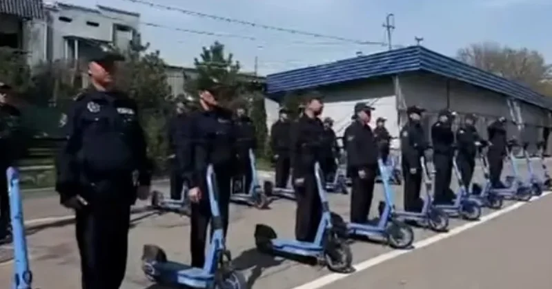 В Алматы полиция на самокатах начала массовые проверки