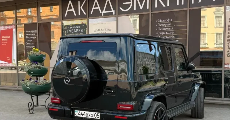 Скандал в Минске: наглый водитель из Казахстана взбесил пользователей соцсетей