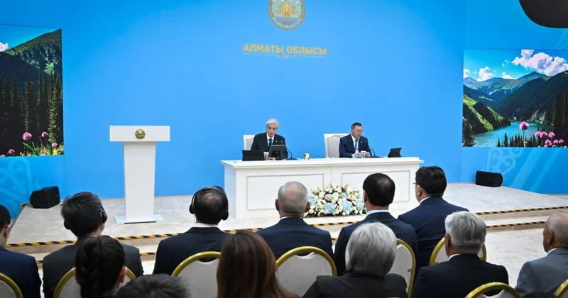 “Бұл өтініш емес, нақты тапсырма“. Президент шенеуніктерді батыл шешімдер қабылдауға шақырды