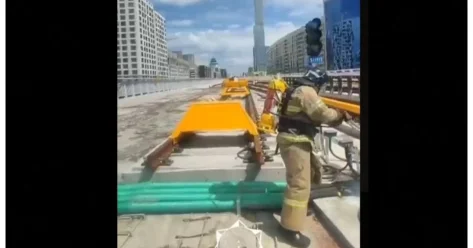 В Астане на путях ЛРТ загорелся электрокабель
