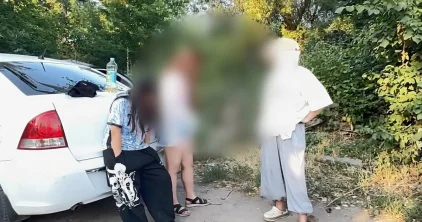 Школьницу с десятками свертков синтетики задержали в Алматы