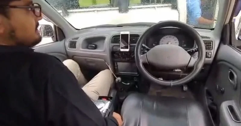 Автокөліктің ұшқышсыз басқарылуының ең нашар жарнамасы видеоға түсіп қалды көлік полиция фургонына соғылды