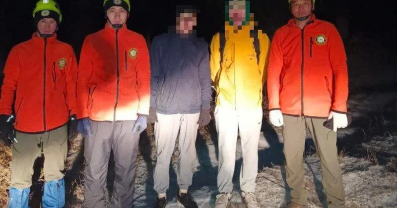 Подростки застряли у водопада в горах близ Алматы