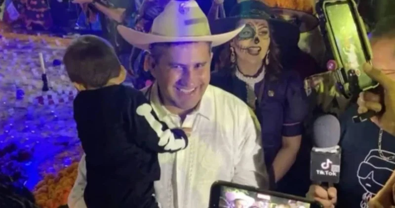 Мексикада есірткі картельдерімен күрескен мэрді өлтіріп кетті