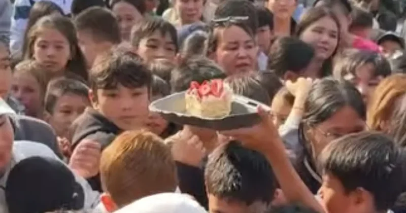 Давка за едой в Алатау: владельца кафе привлекли к ответственности за проведение мероприятия без согласования