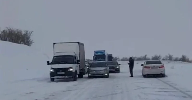 Қар, көктайғақ: ҚазАвтоЖол Абай облысының жүргізушілеріне үндеу жасады