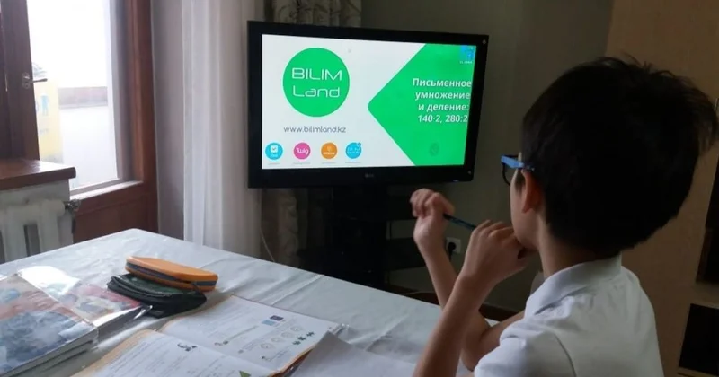 Атырауда ЖРВИ ге байланысты 92 сынып онлайн оқуға көшірілді