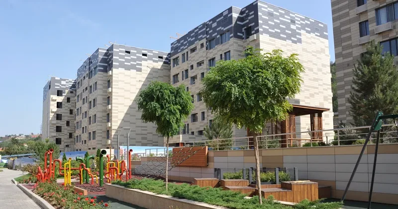 Не жарық, не жылу жоқ: Алматыда қолданысқа жаңадан берілген тұрғын үй кешені тұруға жарамсыз болып шықты