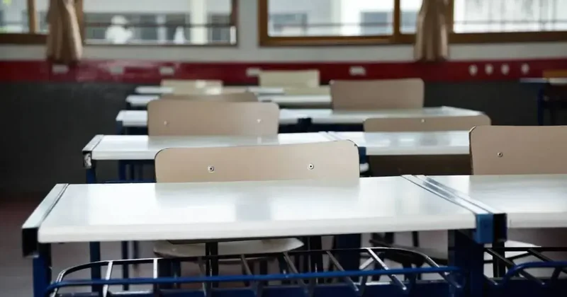 Число школьников на онлайн обучении в стране снизилось