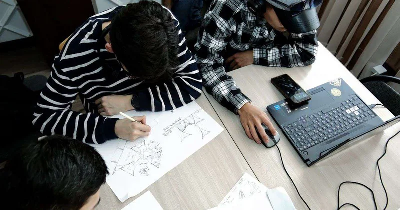 Готовить кадры на местах