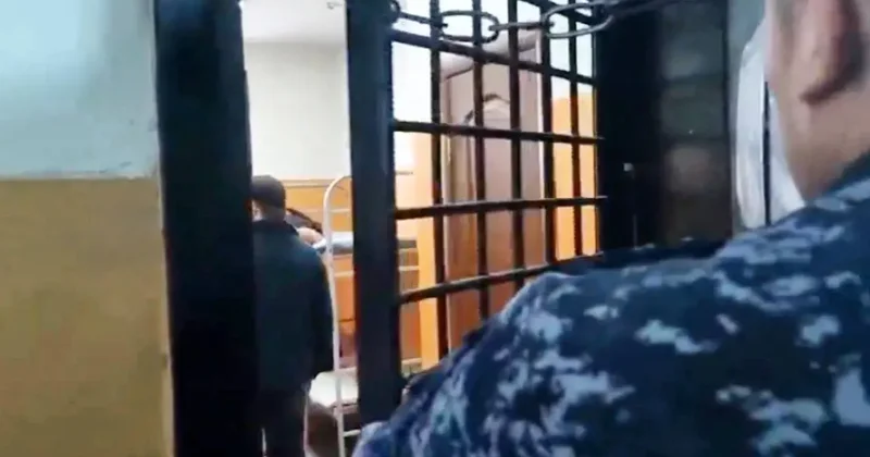 Стендап комик получил пять суток ареста за мат со сцены в Семее